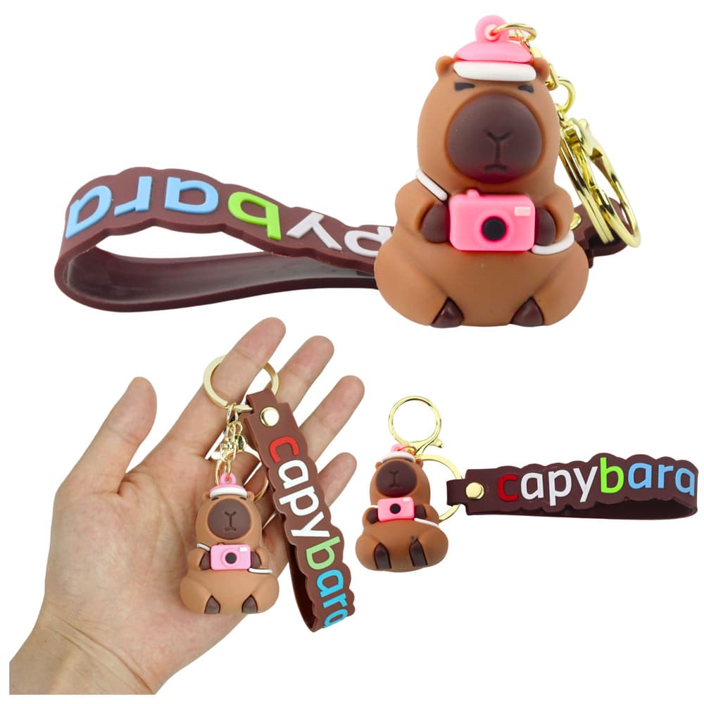 Privezek za ključe LEAN TOYS - Kapibara s fotoaparatom
